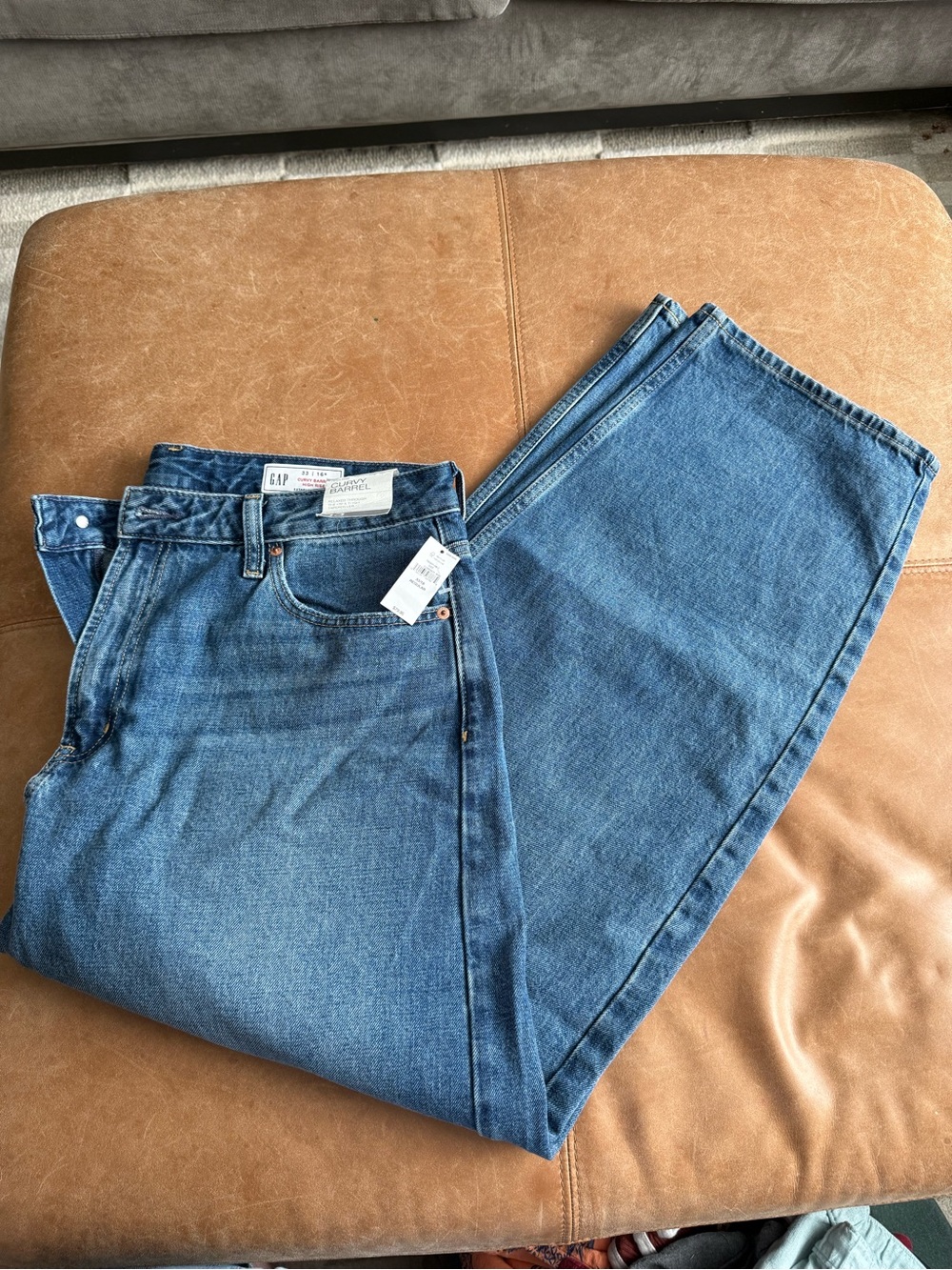 GAP Curvy Barrel High-Rise Denim Jeans in Medium Blue